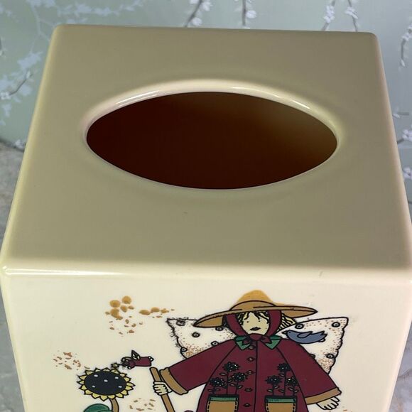 Vintage Garden Angel Tissue Dispenser made in Taiwan - Picture 2 of 9